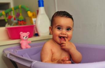 Hygiène pour bébé : comment éviter les produits toxiques 