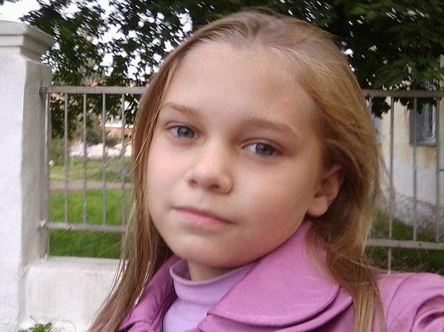 Russie : une adolescente meurt de malnutrition, persuadée par sa mère qu'elle a un cancer
