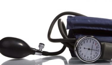 Hypertension : l'auto-mesure fait baisser la pression et les coûts 