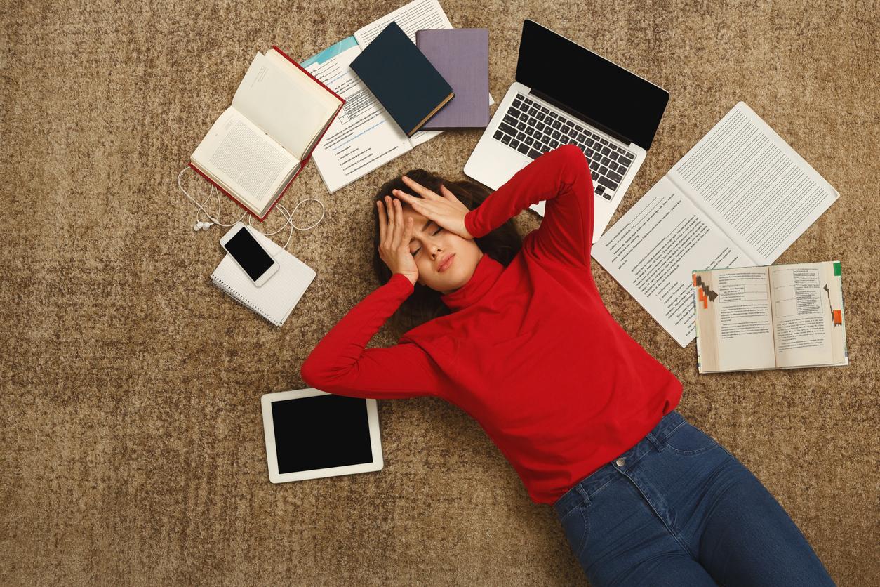 Les étudiants utilisant trop Internet sont moins motivés et plus stressés par leurs examens