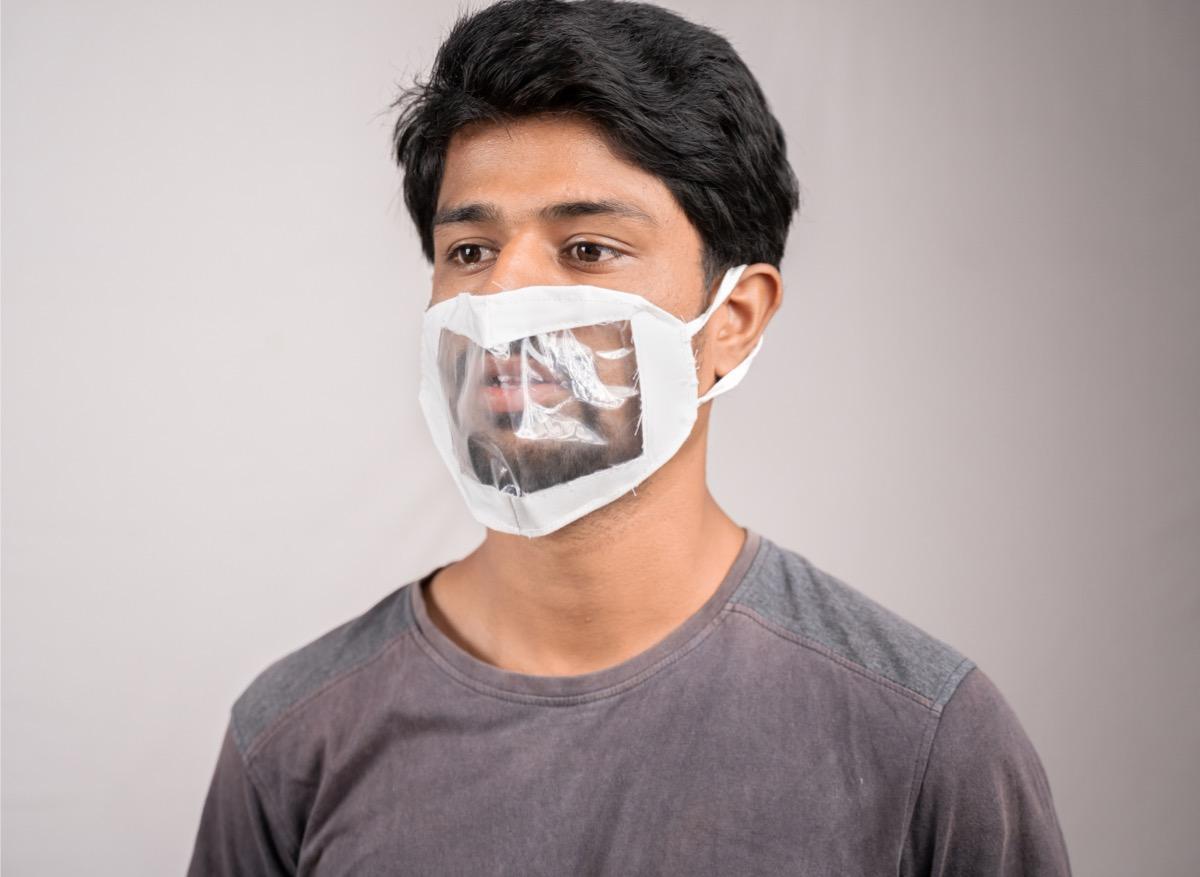 Covid-19 : les masques transparents seront bientôt généralisés