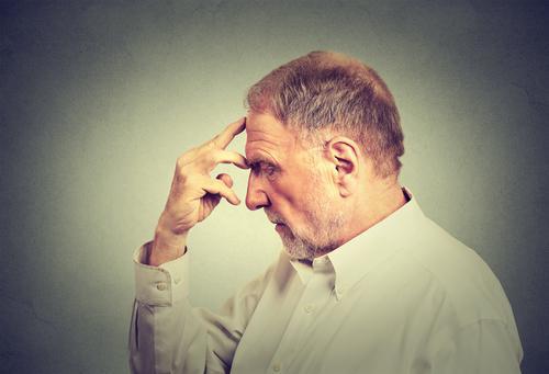 Alzheimer : un antidouleur  pour limiter la perte de mémoire