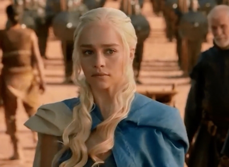 Game of Thrones : Emilia Clarke révèle avoir survécu à deux ruptures d’anévrismes et raconte