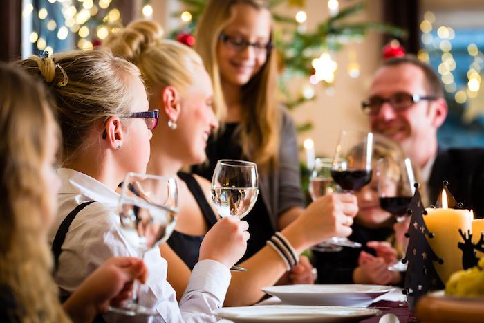 Consommer de l'alcool en famille peut influencer votre consommation personnelle