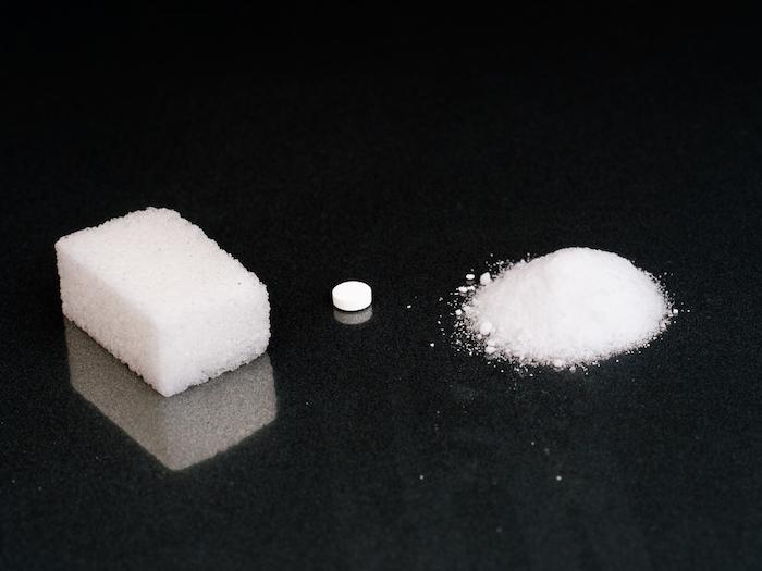 Aspartam et édulcorants : les « faux-sucres » des produits allégés qui font grossir