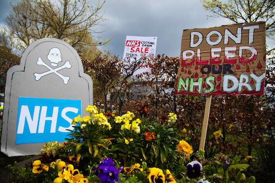 Crise du NHS : les patients victimes du système de santé anglais