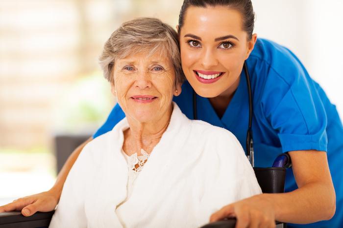 Urgences : un programme dédié aux personnes âgées réduit les hospitalisations 