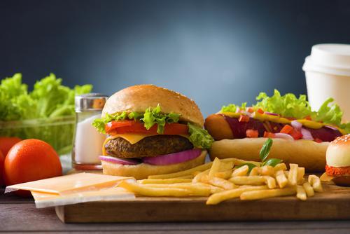 Fast-food : des taux de phtalates élevés chez les consommateurs 