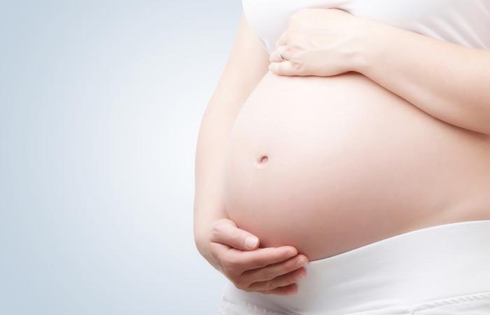 Hayden Cross : l’homme enceinte donne naissance à une fille