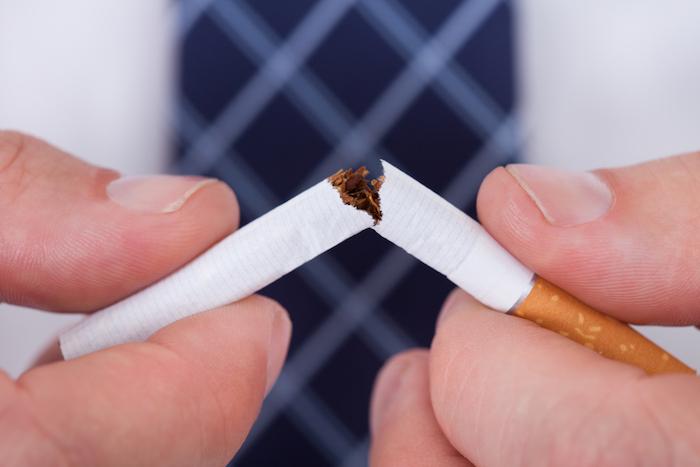 Fumer une seule cigarette par jour aumente le risque d'infarctus et d'AVC
