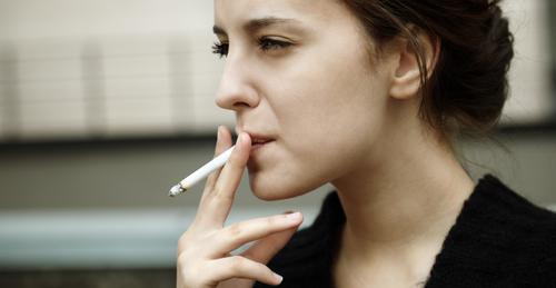 Tabac : la mortalité a bondi chez les femmes 