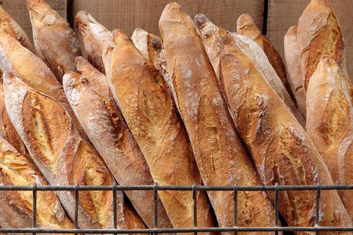 Pour ceux qui peuvent être raisonnables, le pain est un très bon aliment 