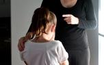 Une éducation trop sévère perturbe la régulation du stress de l’enfant