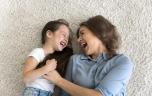 Faire rire les enfants est bon pour leur cerveau 