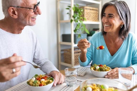 Seniors : comment changer son alimentation peut ralentir le vieillissement