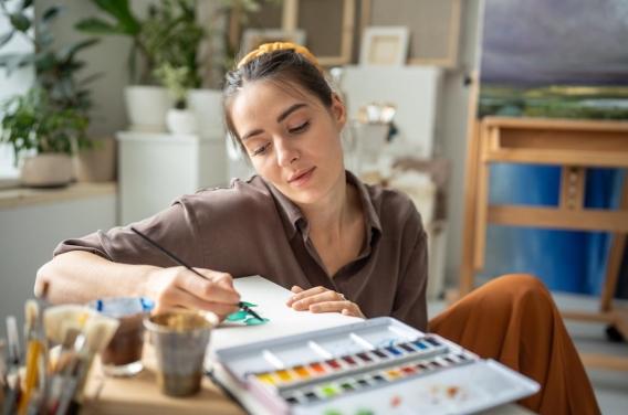 Plus créatifs quand nous sommes heureux ? La science le confirme