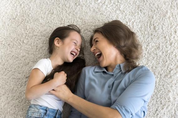 Faire rire les enfants est bon pour leur  ...