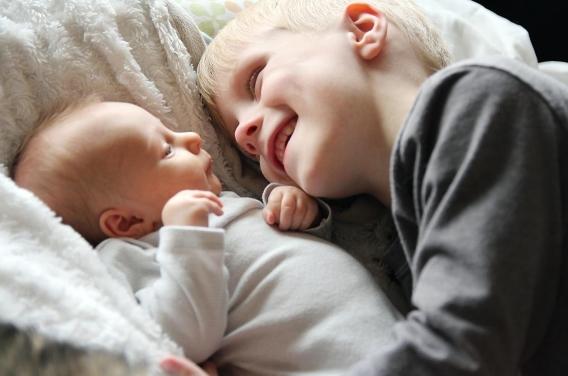 Vaccination et grossesse : la double peine du petit-dernier
