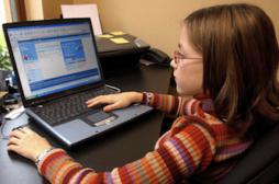 Sur internet, près d’un tiers des adolescents victimes de harcèlement   