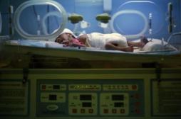 Royaume-Uni : la CEDH autorise l’arrêt des soins sur un bébé 