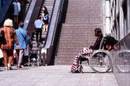 Accessibilité aux handicapés : les associations en colère