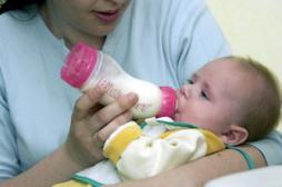 Les bébés nourris au biberon deux fois plus touchés par la sténose du pylore 