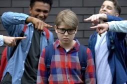 Pourquoi faut-il éviter de critiquer son enfant en public ?