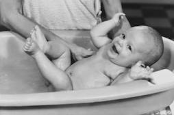 Sièges de bain : attention aux noyades des bébés