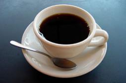 Cinq tasses de café par jour pour lutter contre Alzheimer
