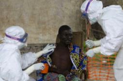 Ebola : comment les agents de santé se contaminent 