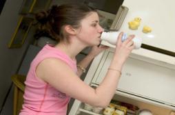 Boire du lait à l’adolescence ne protège pas des fractures