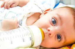 Alimentation : le lait de vache n’est pas adapté aux bébés