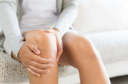 Après la ménopause, le traitement hormonal protège de l’arthrose du genou 