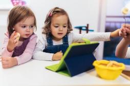 Pas d’écran avant 3 ans : pourquoi ils sont interdits dans les lieux d'accueil d’enfants 