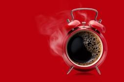 Comment le café nous maintient éveillé