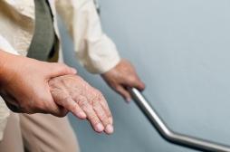 Une infection à la Covid-19 augmenterait-elle le risque de développer la maladie d’Alzheimer chez les seniors ? 