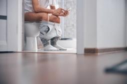 Pourquoi uriner assis serait meilleur pour la santé des hommes