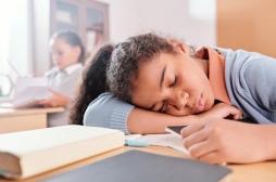 Les troubles de sommeil chez les ados viennent-ils... des parents ?