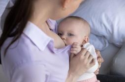 Les enfants allaités jusqu’à 6 mois sont meilleurs à l’école