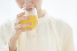 Boire son urine : est-ce vraiment sans danger ?