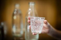 L'eau pétillante hydrate-t-elle aussi bien que l'eau plate ?