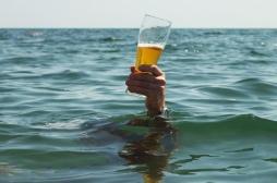 Alcool et baignade : le mélange qui peut devenir fatal