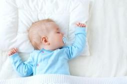 La nourriture solide avant 6 mois a un effet positif sur le sommeil des nourrissons