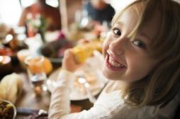 Pour que votre enfant mange sainement… Apprenez-lui la bienveillance