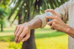 Mélanger crème solaire et antimoustique ? C’est une mauvaise idée ! 