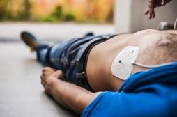 La présence de défibrillateurs dans les lieux publics améliore le taux de survie des victimes d'arrêt cardiaque 