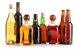 Alcool : les industriels minimisent les risques de cancer