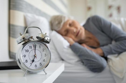 Dormir moins de 6 heures ou plus de 9 heures augmente le risque de crise cardiaque