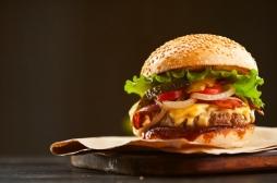 Etats-Unis : le mystère du burger qui provoquerait les accouchements
